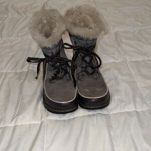 Sorel Women's Beige Faux Fur Lined Winter Boots
